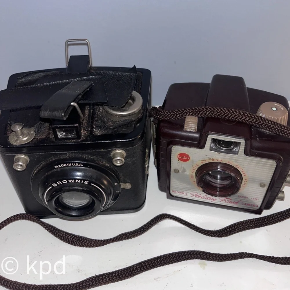 Iconic Kodak Brownie Cameras from the 1950s – Perfect for Enthusiasts
